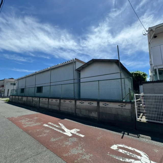こんにちわ👋高來建匠です‼️

神奈川県平塚市内　　　鉄骨造平屋
完了です。　　　ご安全に～🦺

#神奈川#小田原#西湘#湘南#県央#相模原#横浜#川崎#家の解体工事#家のリフォーム工事#家の外構工事#リノベーション#土木工事#古民家#木造#RC造#S造#SRC#内装解体#不動産#工務店#藤沢市#中華街#社員旅行沖縄 #東京都#武蔵野市#グルメ#町田市#平塚